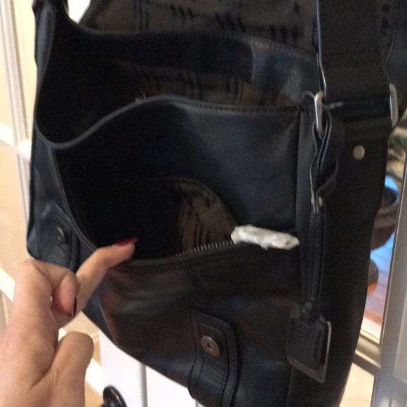 🎉HP🎉- Frye Black Leather Logan Messenger Bag - Picture 2 of 8